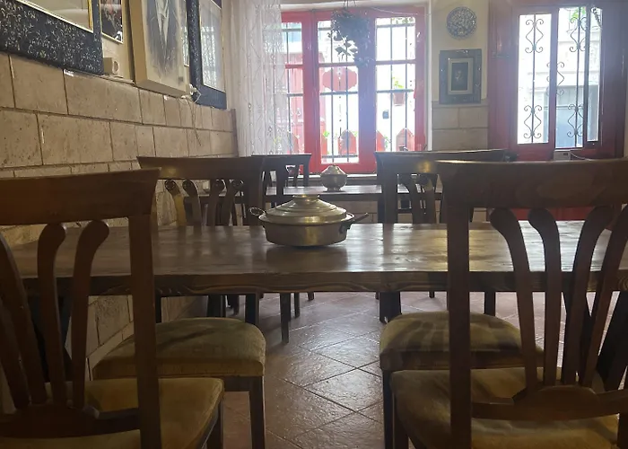 Sekercigiller Pensión Ayvalı